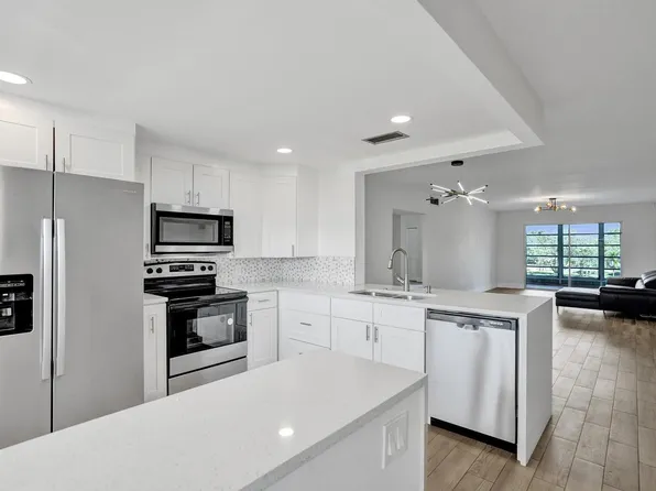 4301 Martinique Circle #E4, Coconut Creek, FL 33066