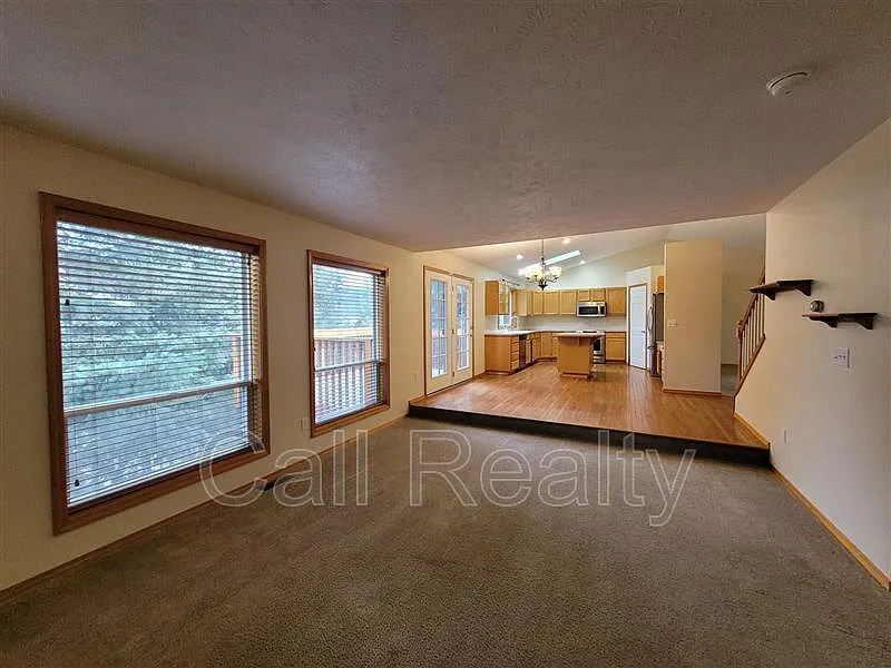 4 bed, 3.5 bath, 2788 sqft, $3,000 — Photo 4