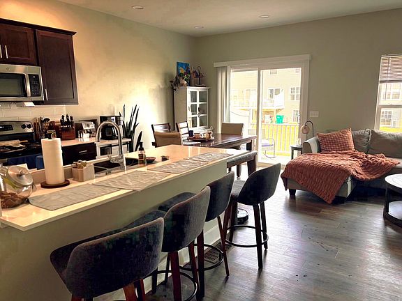 3rd image of 5984 Marsh Cir