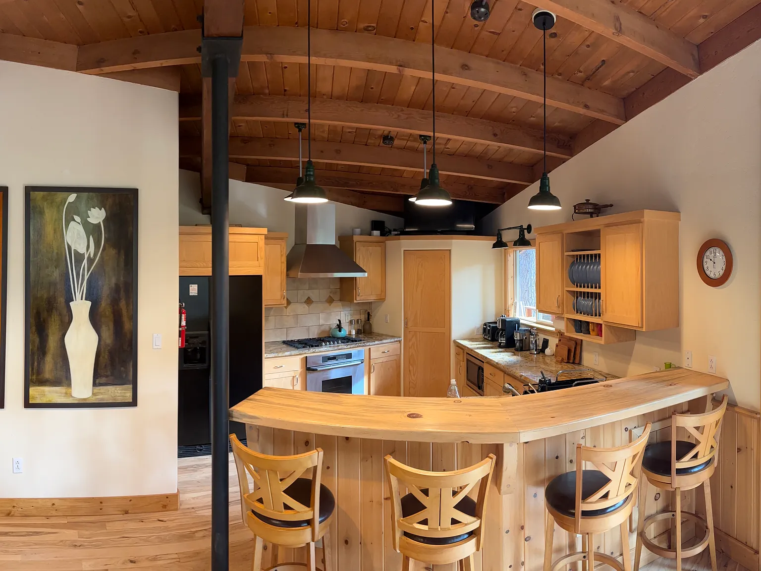 4 bed, 2000 sqft, $7,500 — Photo 3