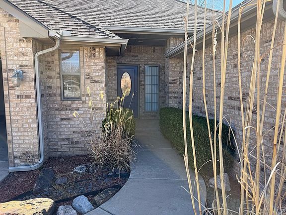 2nd image of 2802 Coldbrook Ln