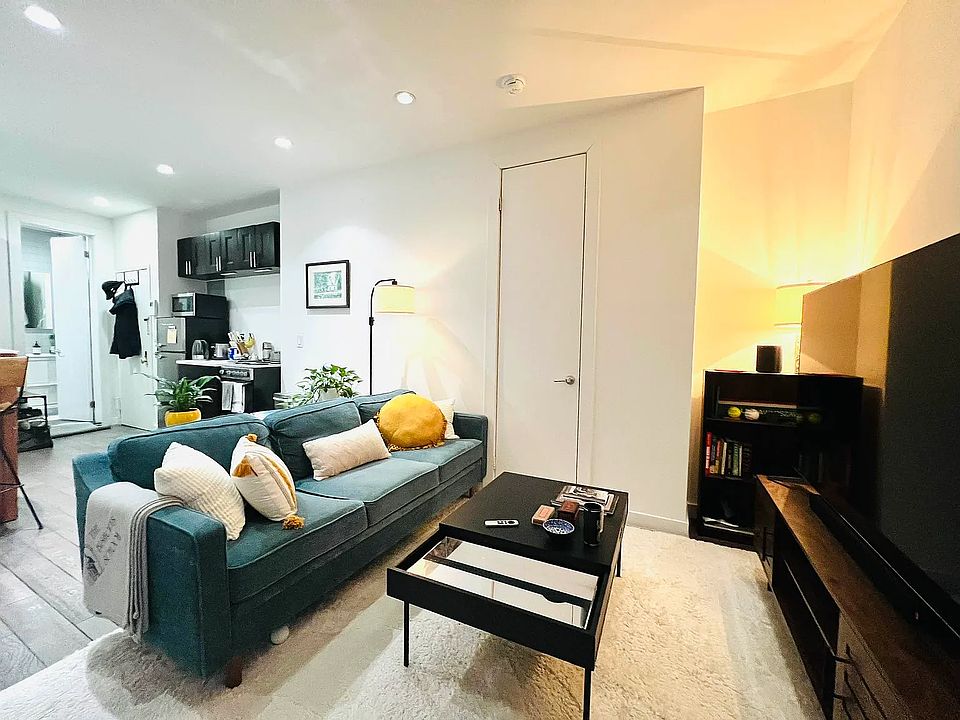 1st image of 139 Mulberry St APT 7