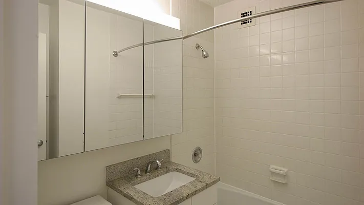 Rented by Avenues Real Estate | media 5