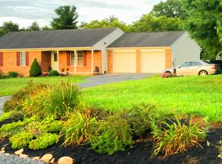 150 Camelot Blvd, Falling Waters, WV 25419