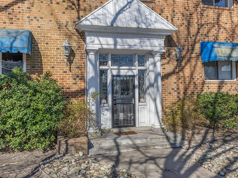 1915 Colonial Ave #6 — Photo 43