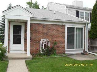 24148 Meadowbridge Dr, Clinton Township, MI 48035