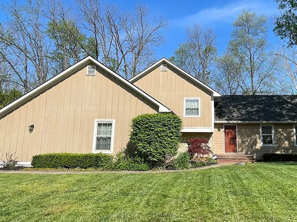 105 Springwood Dr, Springboro, OH 45066