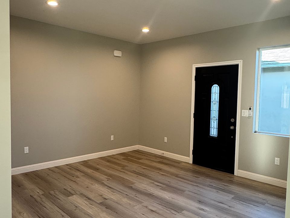 1st image of 5743 N Gladys Ave