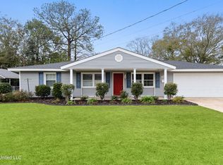2703 Larchmont St, Pascagoula, MS 39567
