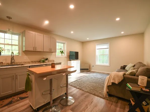 18 Benjamin Way #B, Naples, ME 04055
