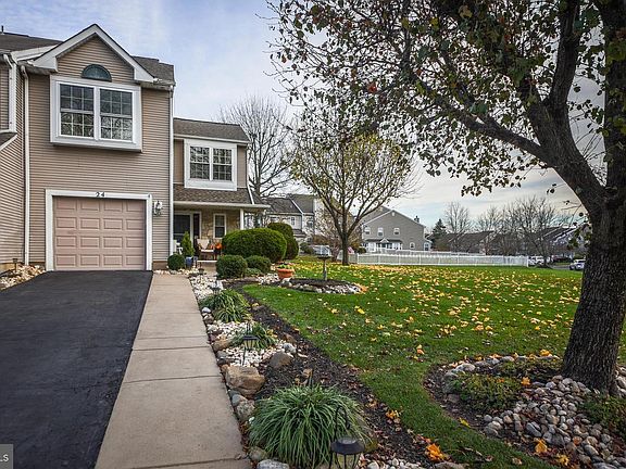 2nd image of 24 Cypress Pl