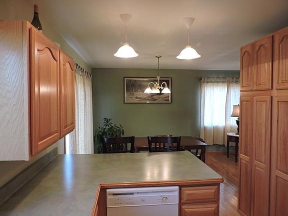5th image of W1918 Summer Hill Dr
