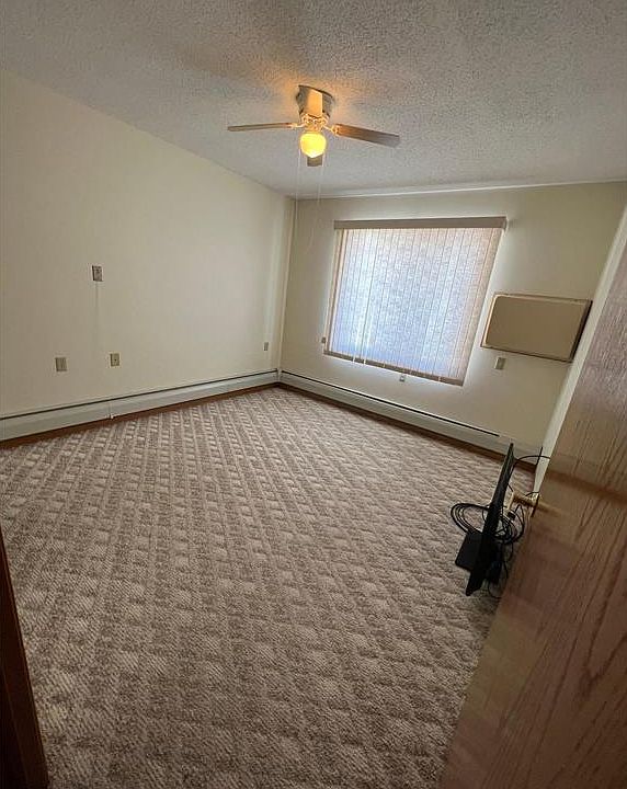 2nd image of 1000 1st St SE #13