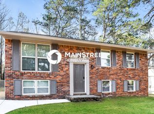 833 Brian Ln, Forest Park, GA 30297
