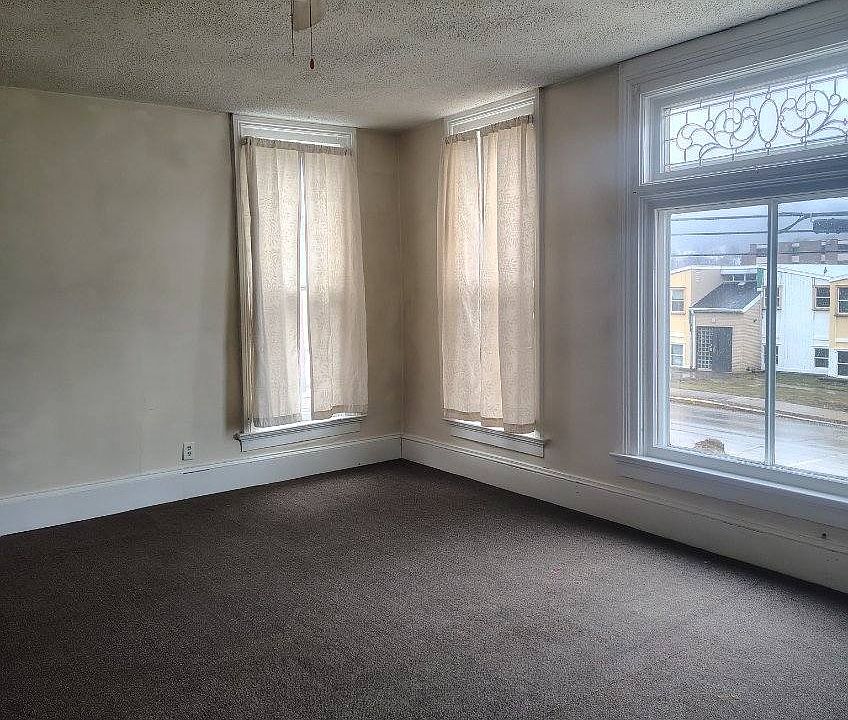 1st image of 41 W Corydon St APT 1