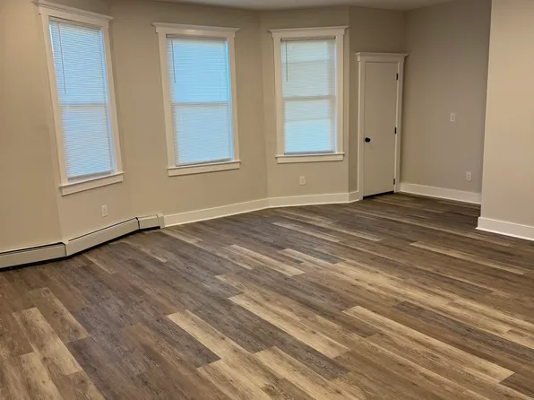 655 Avenue C image 1 of 20