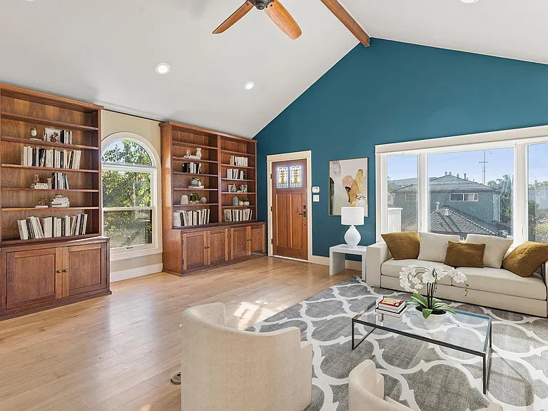 Living room w built-in bookshelves
