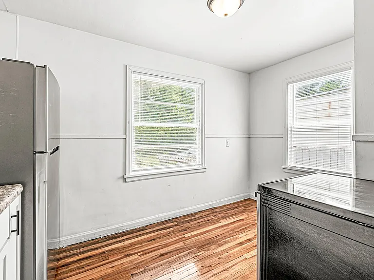 446 S Sheridan St — Photo 7