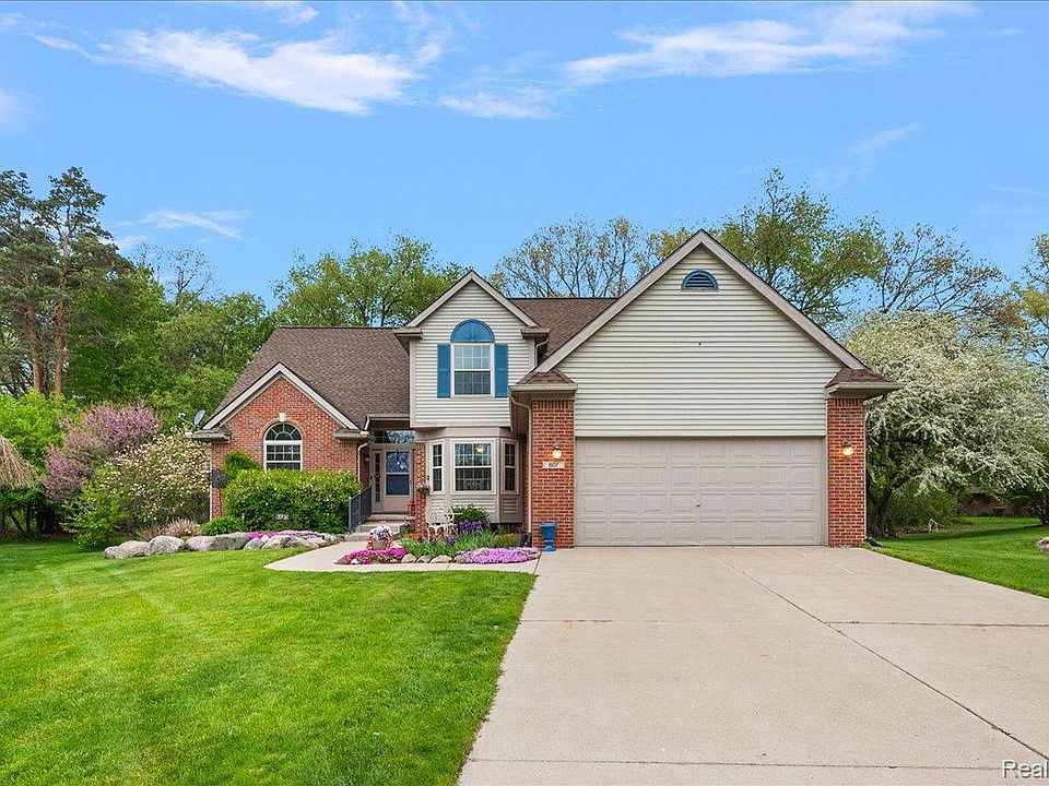 1st image of 607 Salus Dr