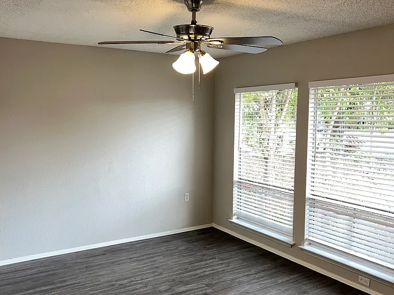 2911 Lakebriar St — Photo 8
