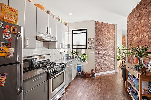 1st image of 798 Saint Johns Pl #17