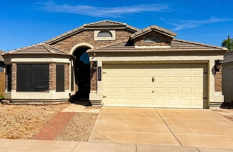 2424 E Morrow Dr