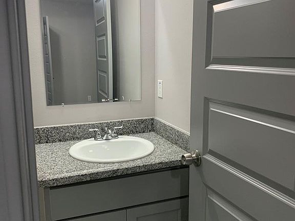 5th image of 1201 Escondido Ln W