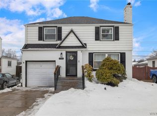 135 Avalon Dr, Amherst, NY 14226