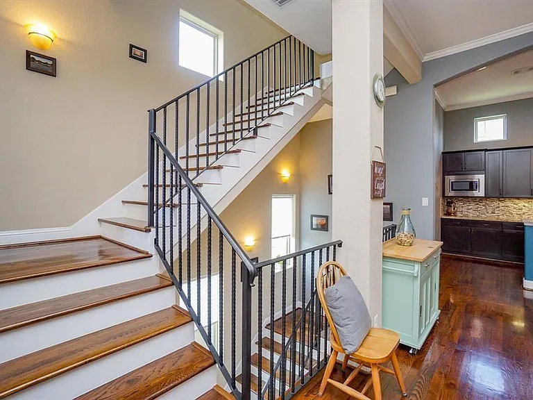1025 W 21st St #D — Photo 10