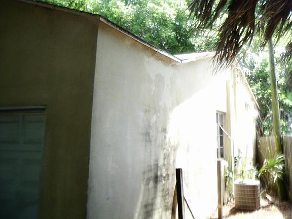 2nd image of 2004 25th Ave N