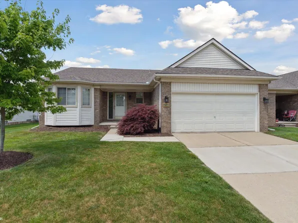 17165 Mayfield Dr, Macomb, MI 48042