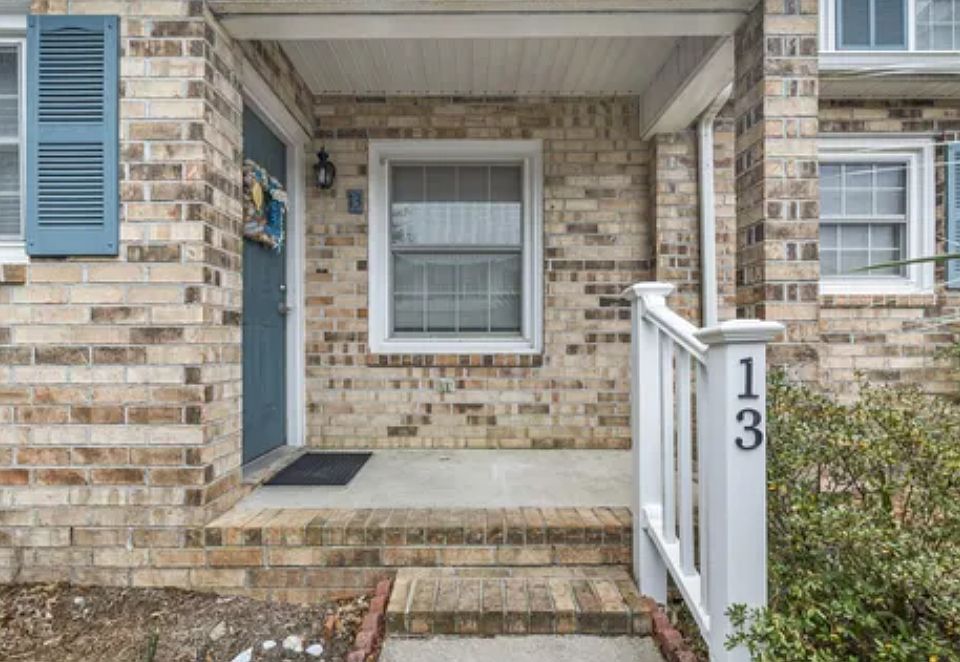 1st image of 210 25th Ave S APT 13