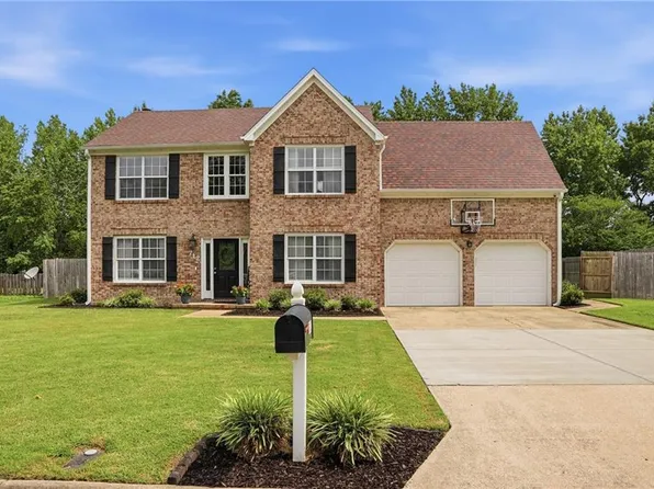 712 Woodcott Dr, Chesapeake, VA 23322
