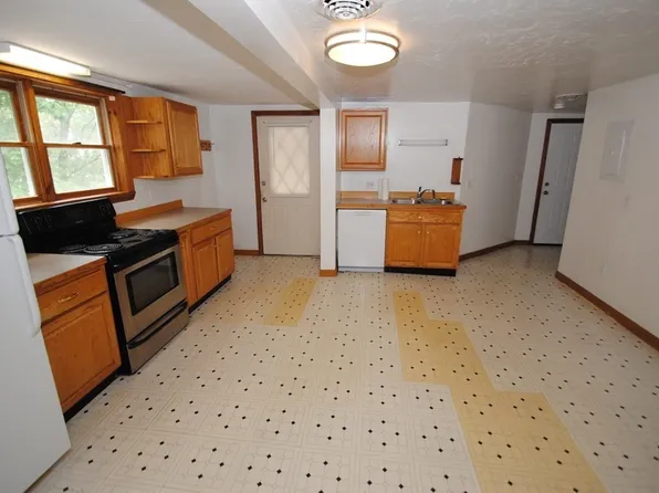 16 Hartness Rd, Sutton, MA 01590