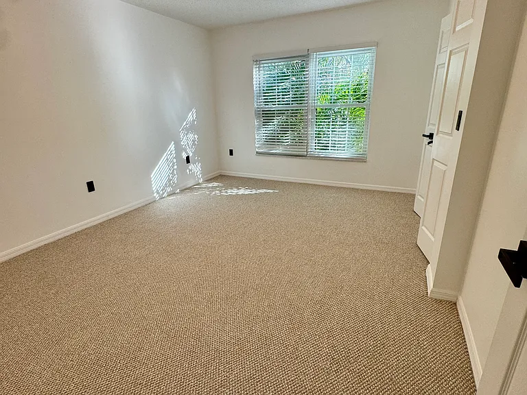 2462 Kingfisher Ln #J203 — Photo 7