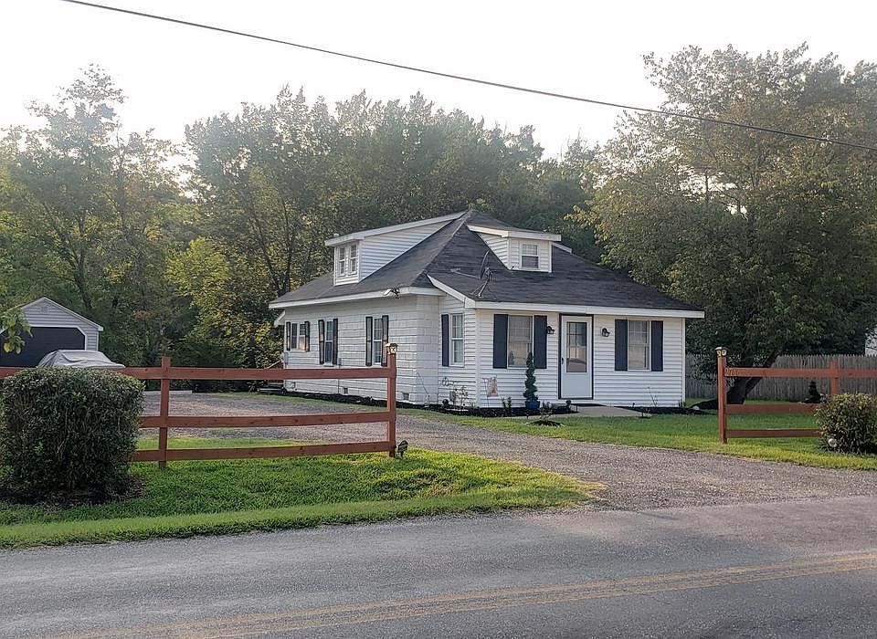 1st image of 2766 Veterans Dr