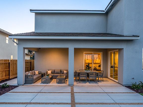 5th image of 330 N Vista Ave