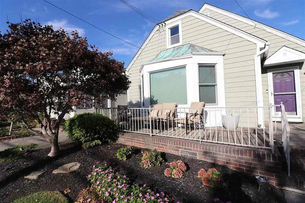 11 N Lancaster Ave — Photo 2