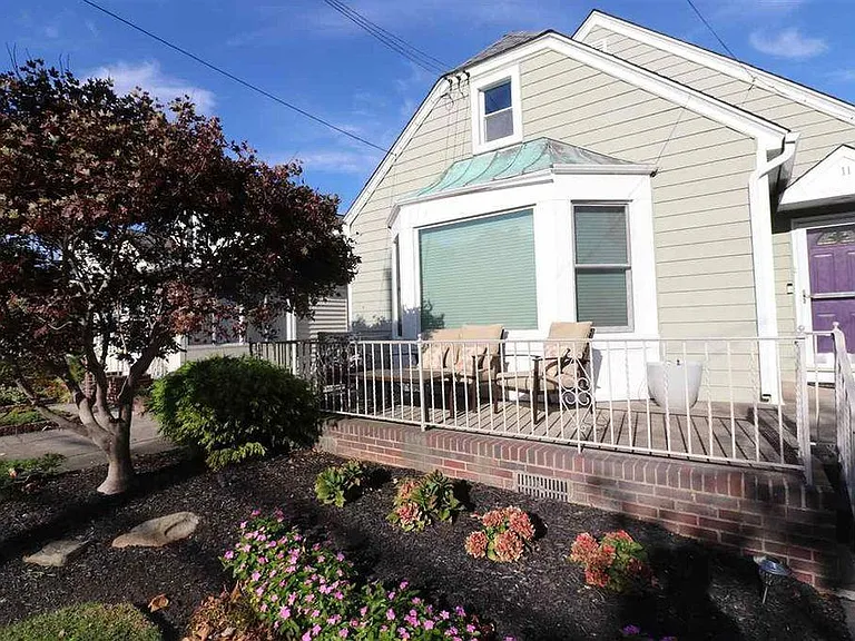 11 N Lancaster Ave — Photo 2