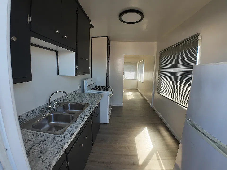 4406 N Lakewood Blvd #4406
