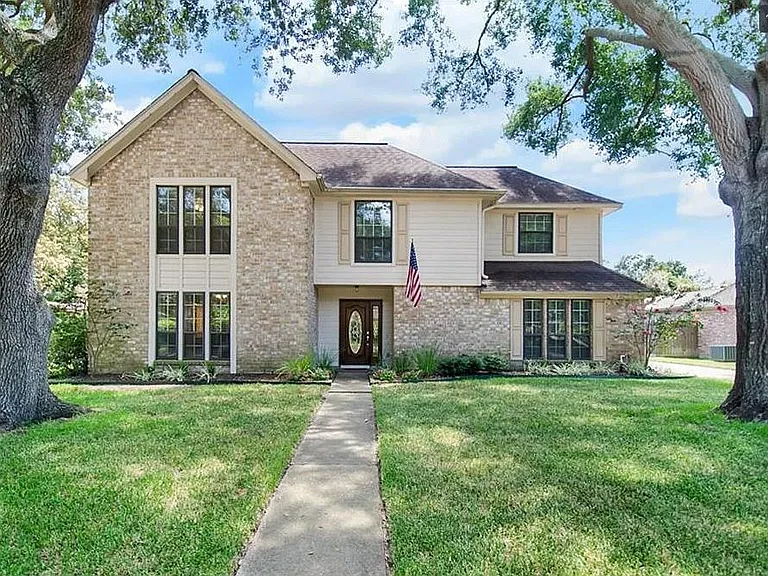 18111 Shireoak Dr — Photo 1