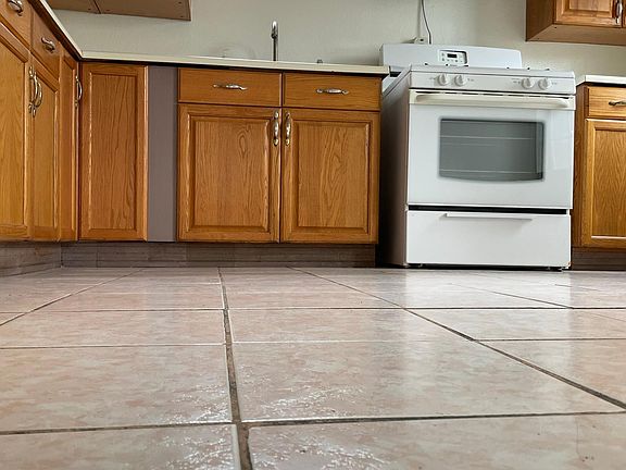 4th image of 3833 Whiteside St #3835