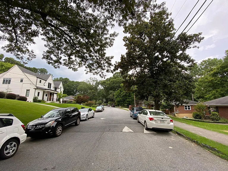 Wimbledon Rd has several million dollar single family homes