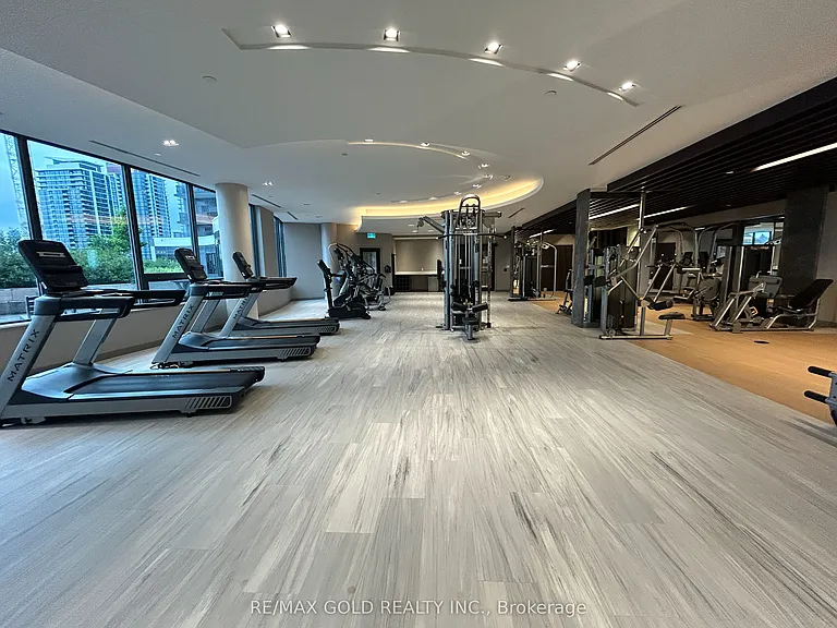 5105 Hurontario St #809 — Photo 34