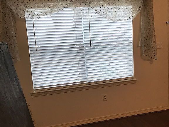3rd image of 206 Reynolds Ave