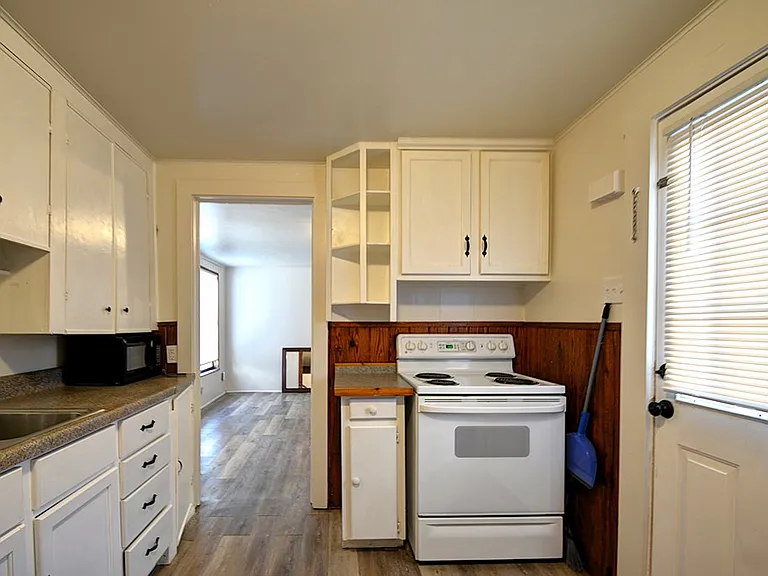 1707A E Main St — Photo 9