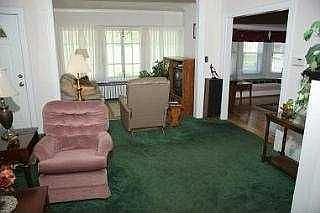 5th image of 2740 Robinwood Ave