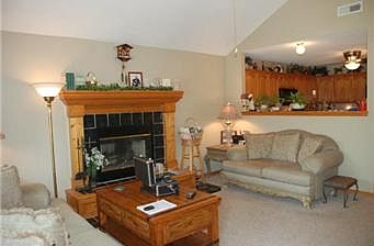 2nd image of 805 SW Graystone Dr