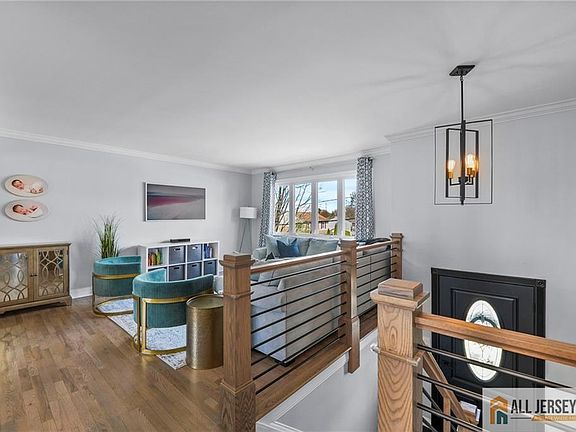 2nd image of 275 Alden Ave