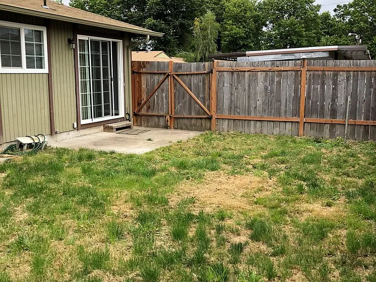 Albany Meadows Apartments — Photo 32